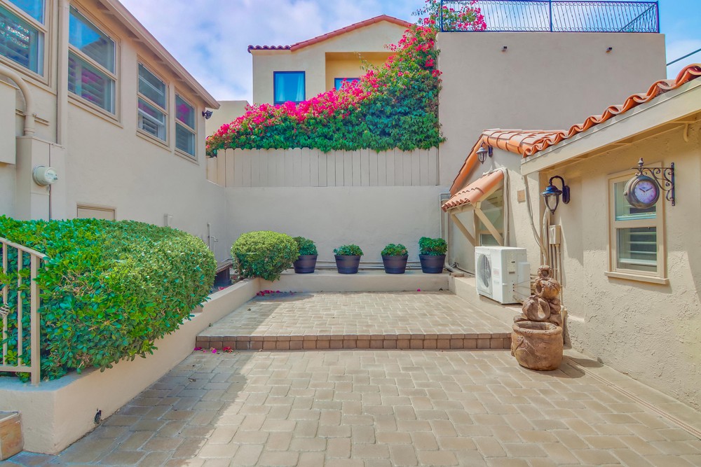 Virtual tour photo 50 of 74 for 3230 Curtis St