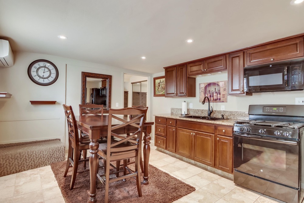 Virtual tour photo 56 of 74 for 3230 Curtis St