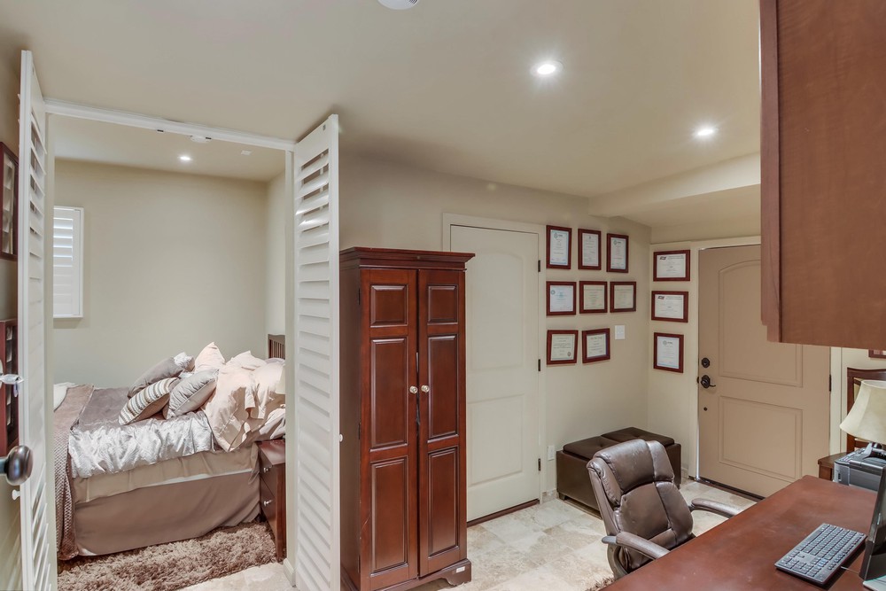 Virtual tour photo 62 of 74 for 3230 Curtis St