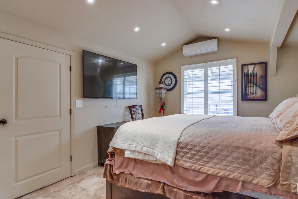 Virtual tour photo 69 of 74 for 3230 Curtis St