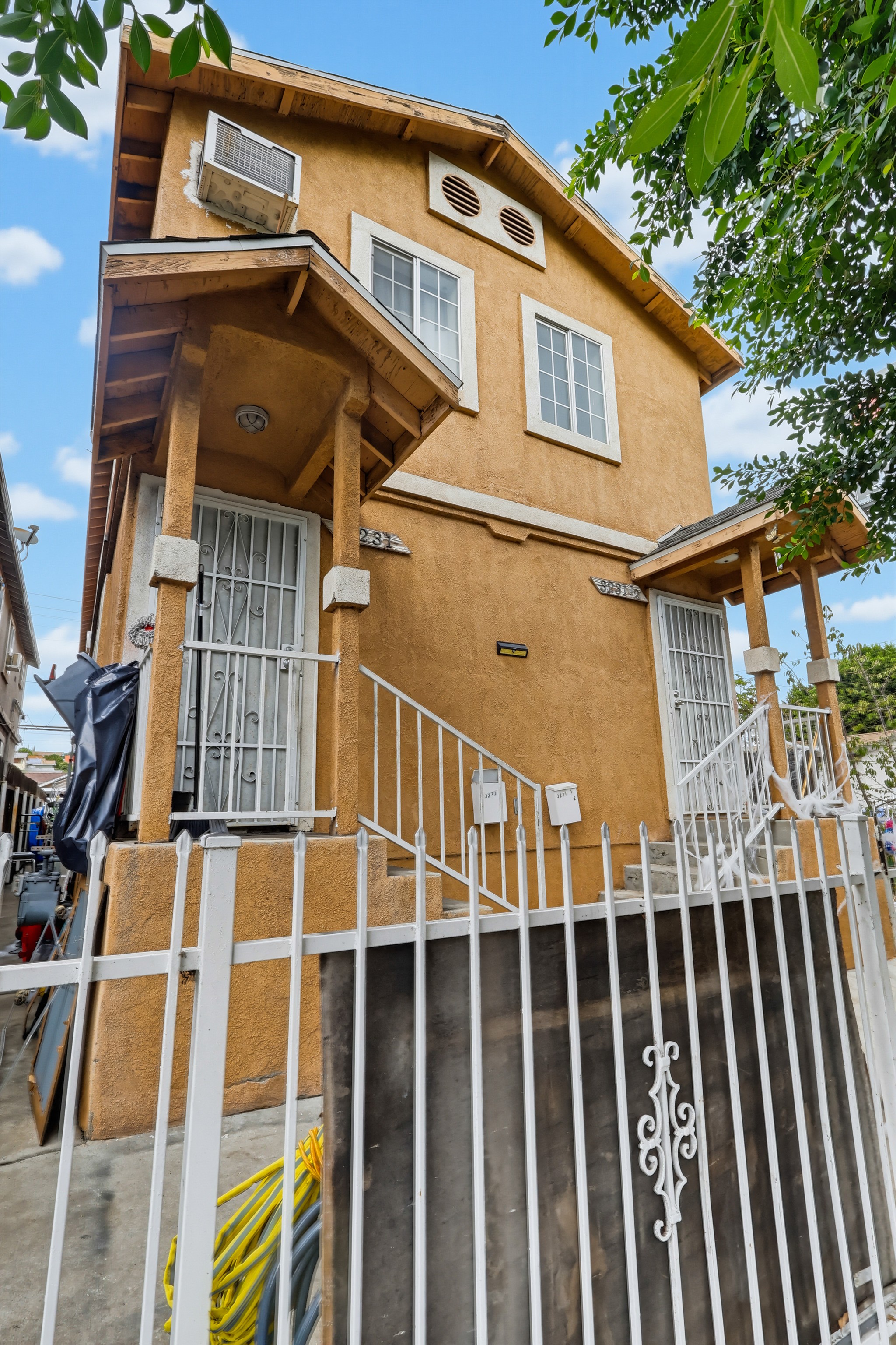 Virtual tour photo 4 of 49 for 3231 E Cesar E Chavez Ave