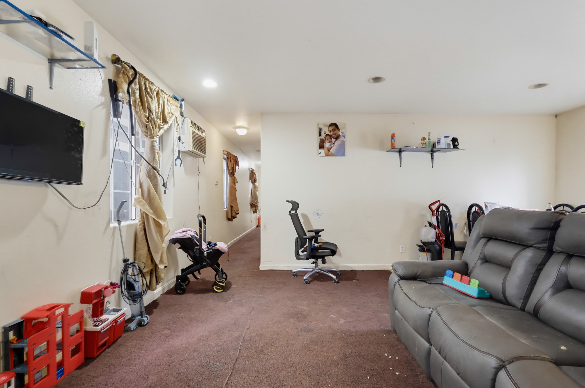 Virtual tour photo 9 of 49 for 3231 E Cesar E Chavez Ave