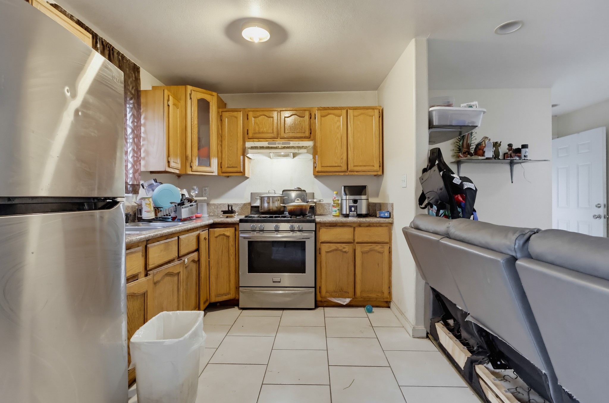Virtual tour photo 13 of 49 for 3231 E Cesar E Chavez Ave