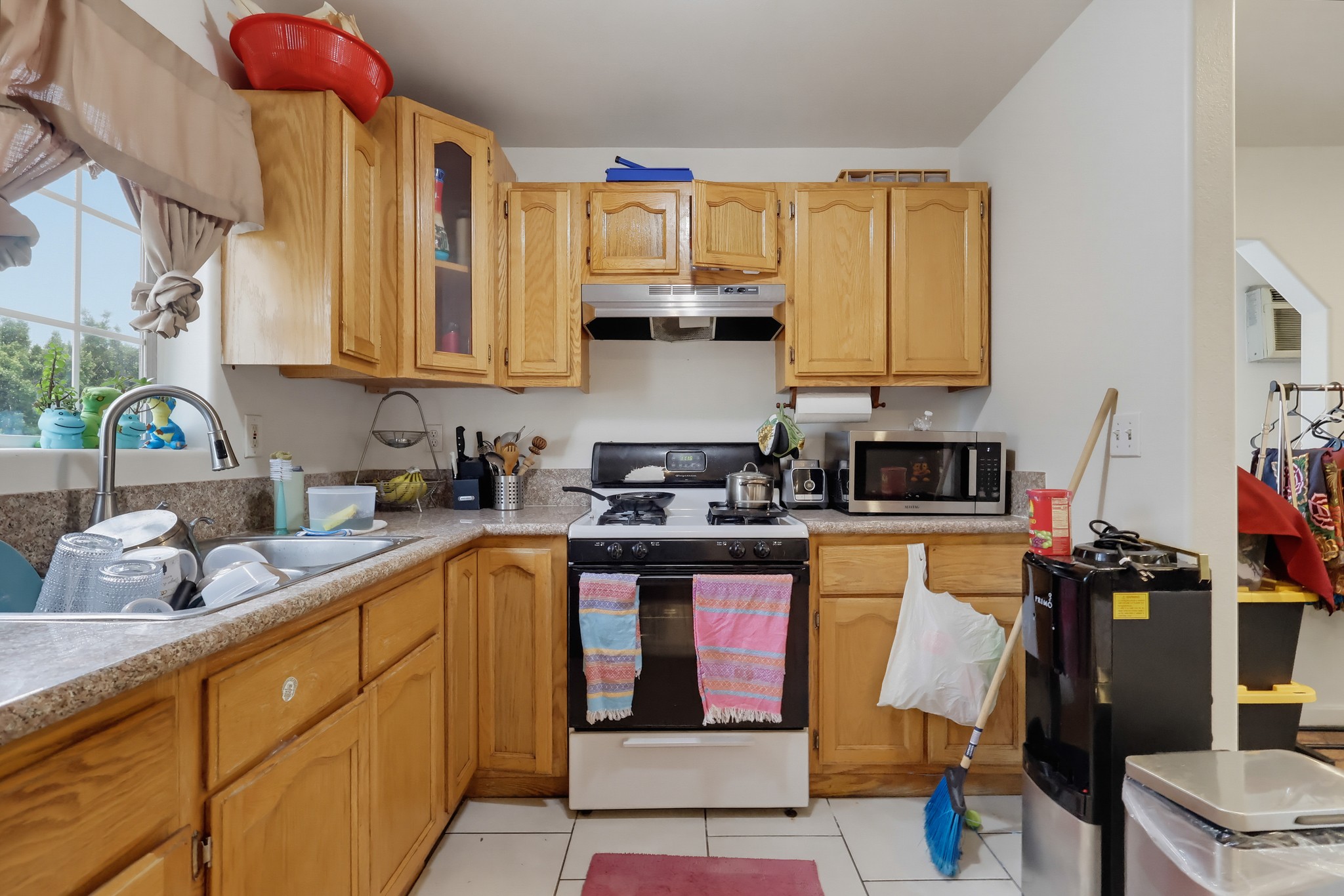 Virtual tour photo 24 of 49 for 3231 E Cesar E Chavez Ave
