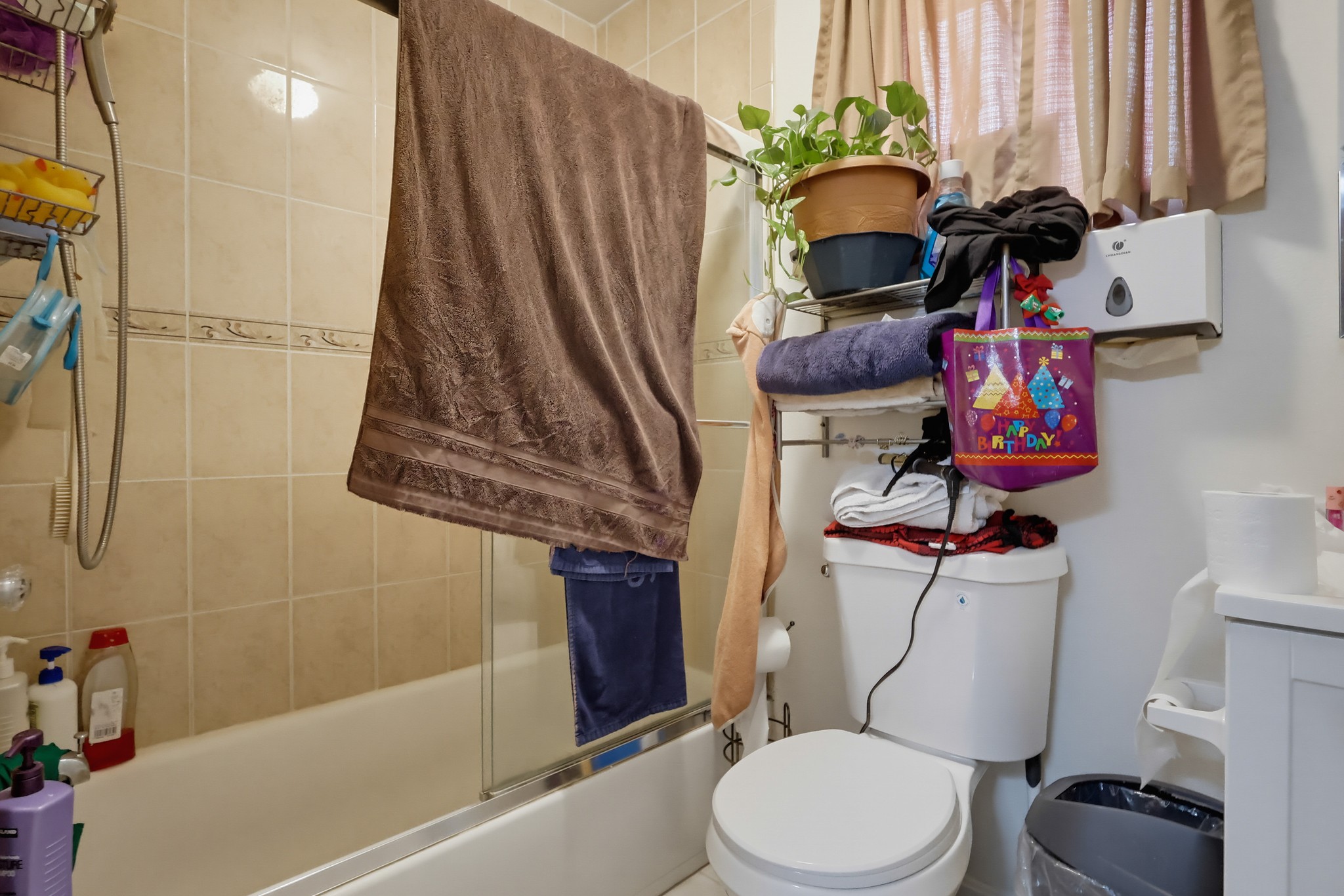 Virtual tour photo 30 of 49 for 3231 E Cesar E Chavez Ave