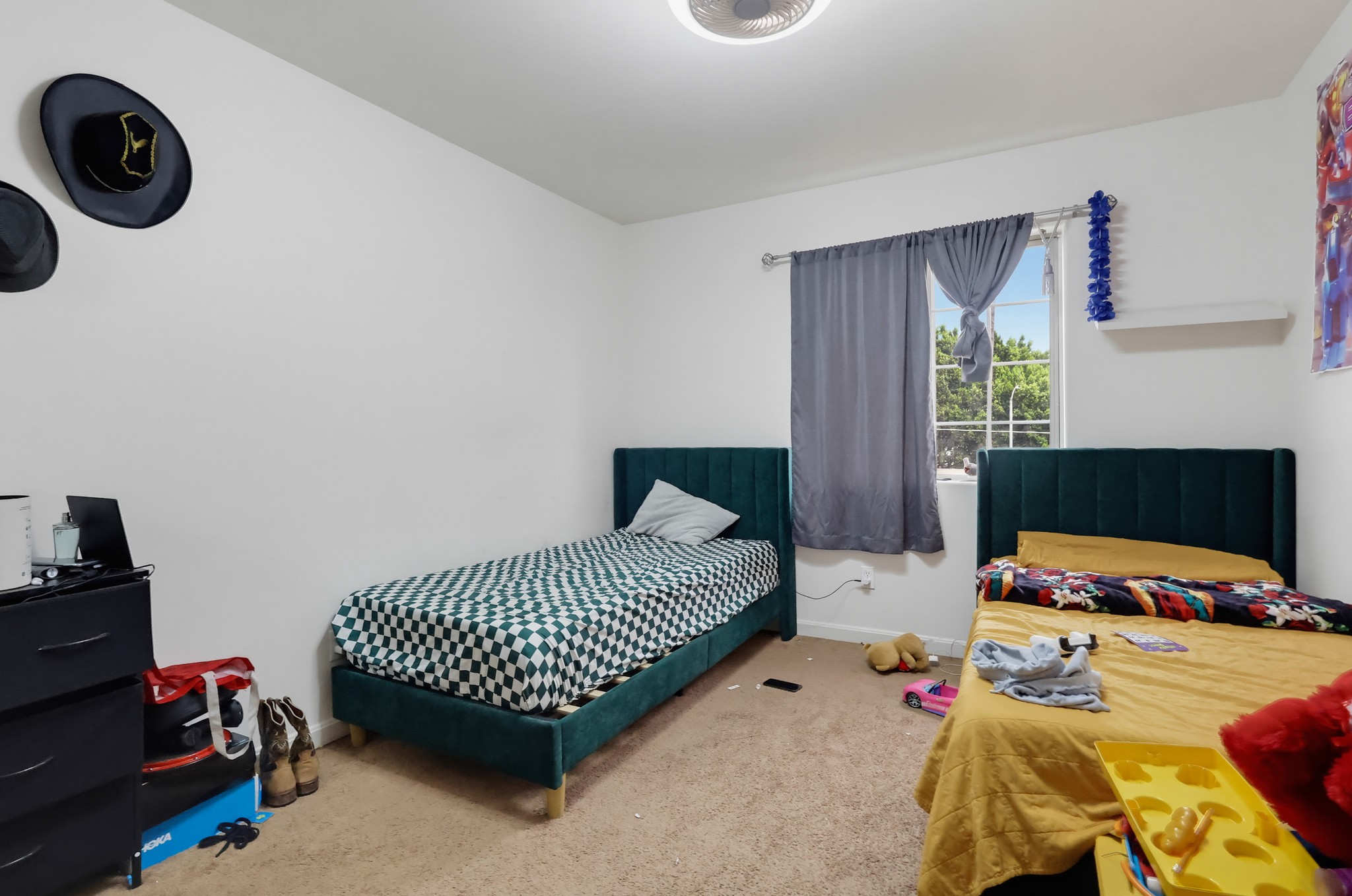 Virtual tour photo 31 of 49 for 3231 E Cesar E Chavez Ave