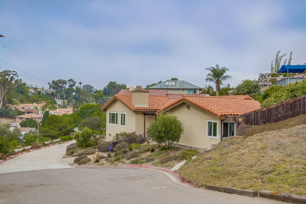 Virtual tour photo 4 of 53 for 3235 Horton Ave