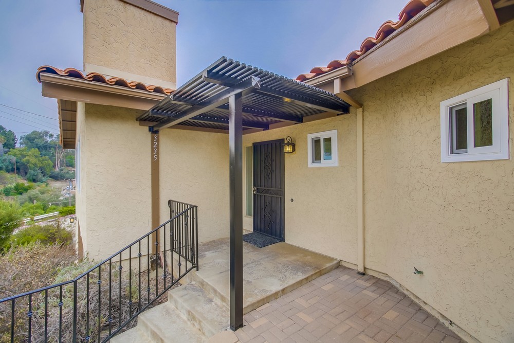 Virtual tour photo 7 of 53 for 3235 Horton Ave