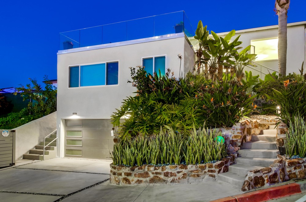 Virtual tour photo 1 of 52 for 3243 Columbia St
