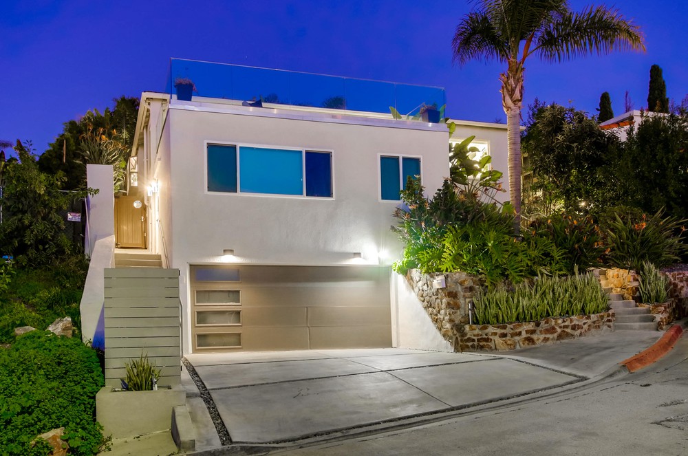 Virtual tour photo 3 of 52 for 3243 Columbia St