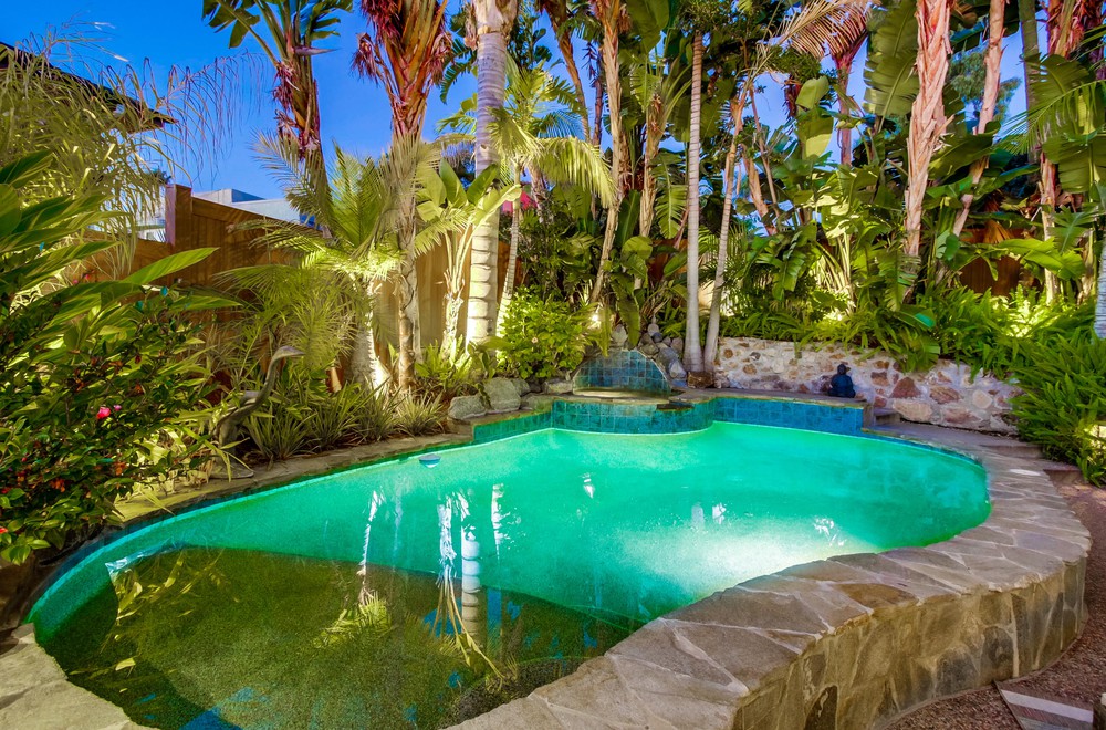 Virtual tour photo 7 of 52 for 3243 Columbia St