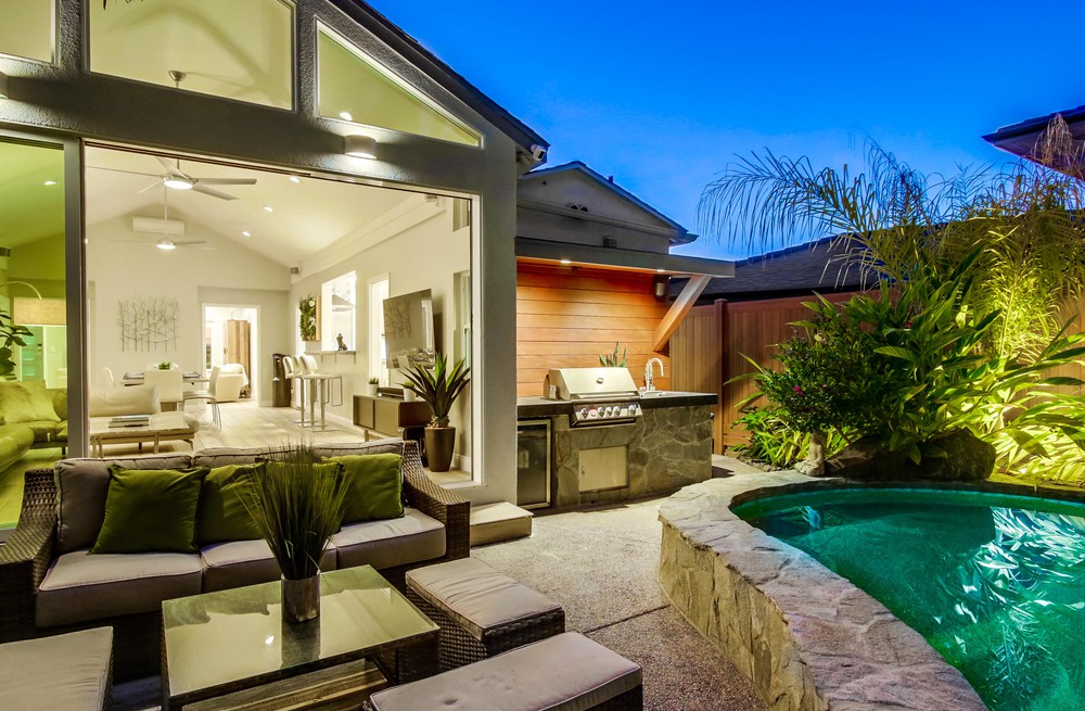 Virtual tour photo 10 of 52 for 3243 Columbia St