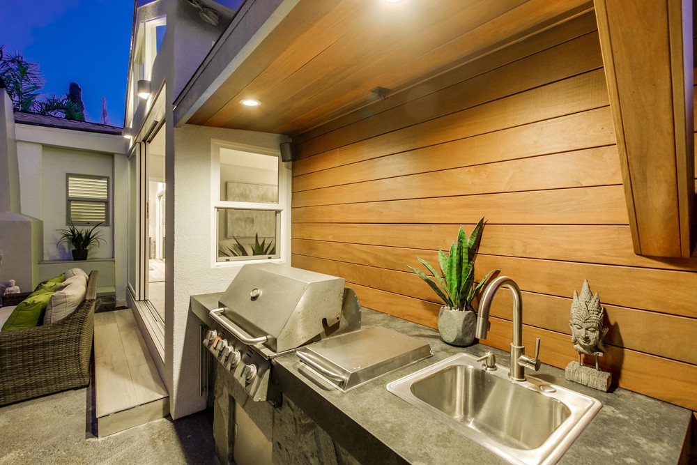 Virtual tour photo 13 of 52 for 3243 Columbia St