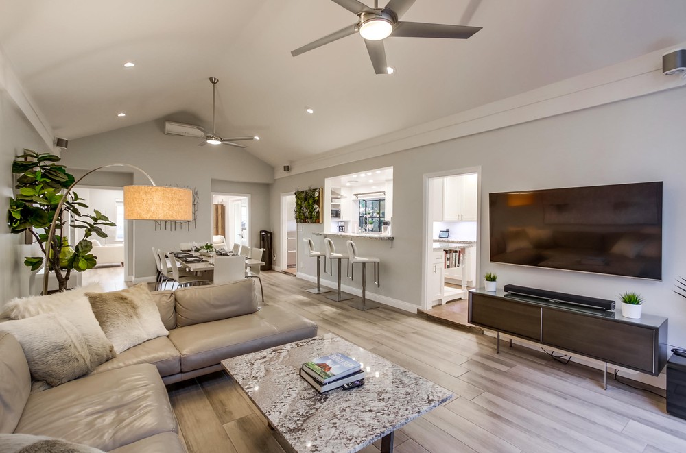 Virtual tour photo 18 of 52 for 3243 Columbia St
