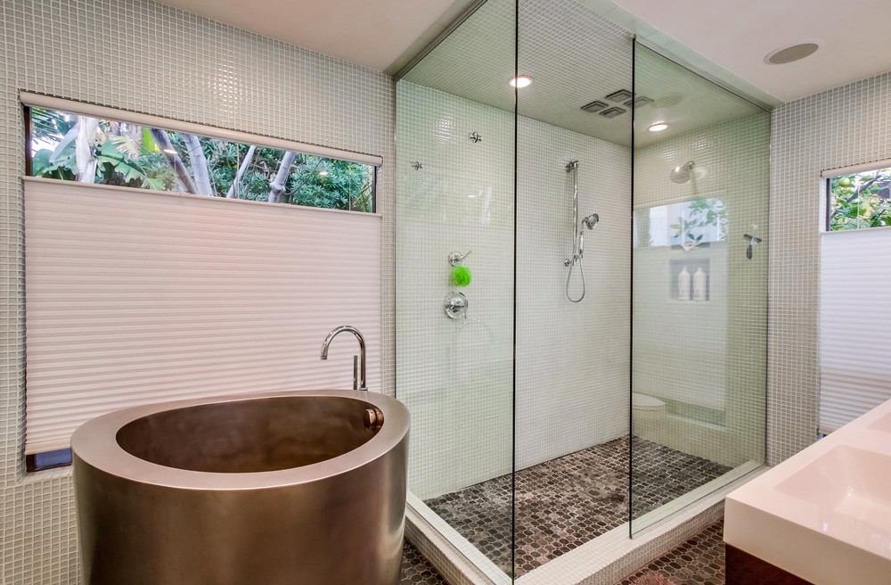 Virtual tour photo 27 of 52 for 3243 Columbia St
