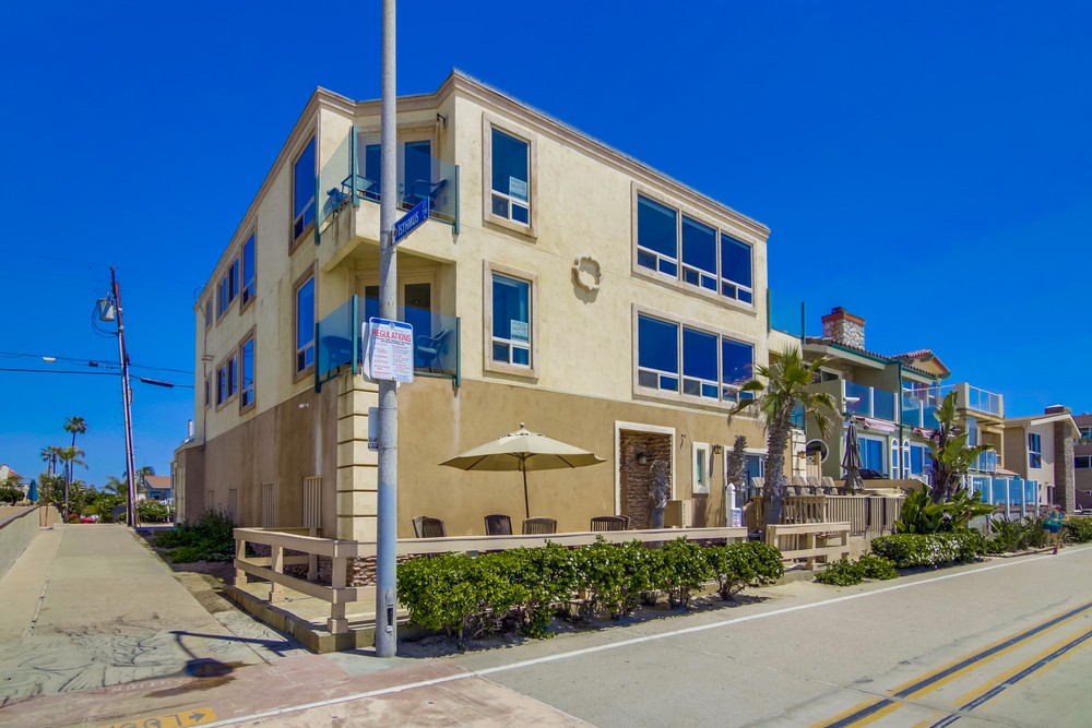 Virtual tour photo 1 of 65 for 3243 Ocean Front Walk #1