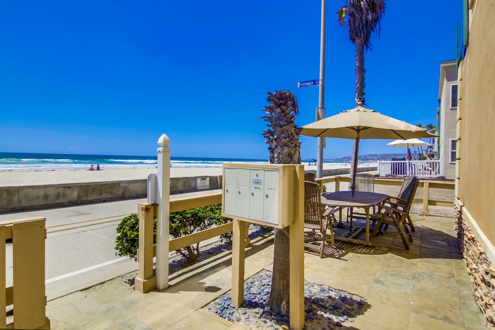 Virtual tour photo 6 of 65 for 3243 Ocean Front Walk #1