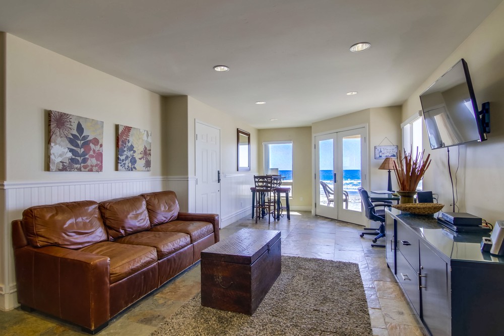 Virtual tour photo 13 of 65 for 3243 Ocean Front Walk #1