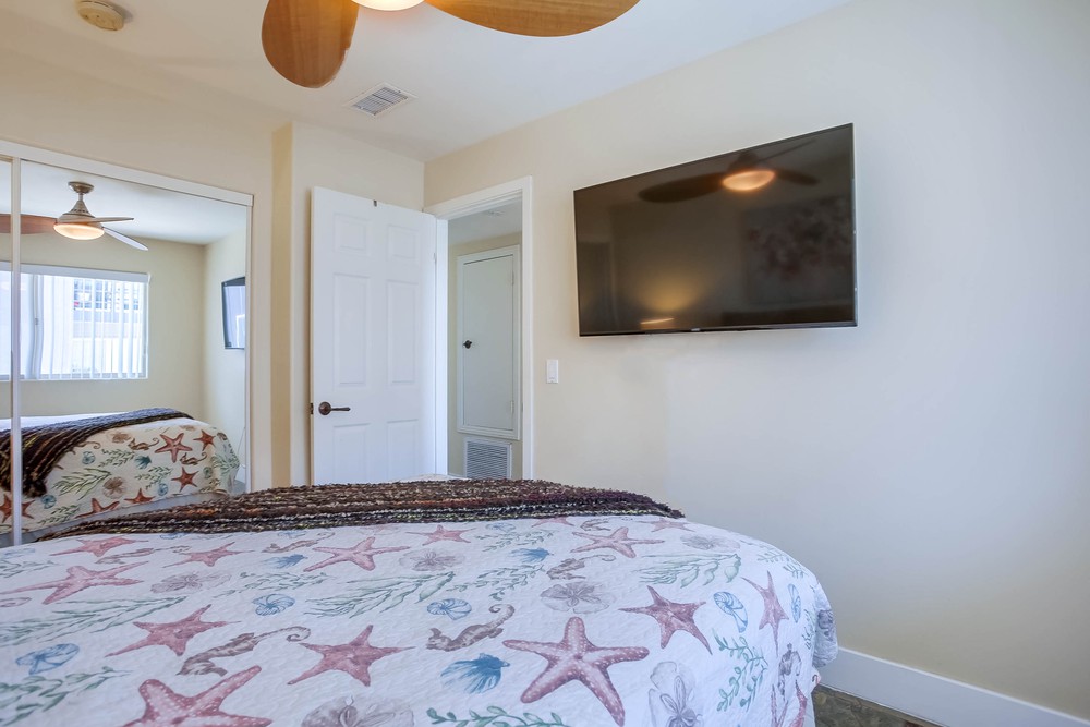Virtual tour photo 58 of 65 for 3243 Ocean Front Walk #1