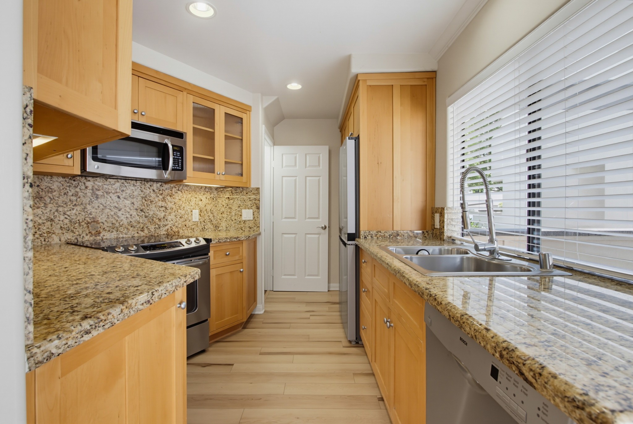 Virtual tour photo 12 of 51 for 3243 Via Alicante #55