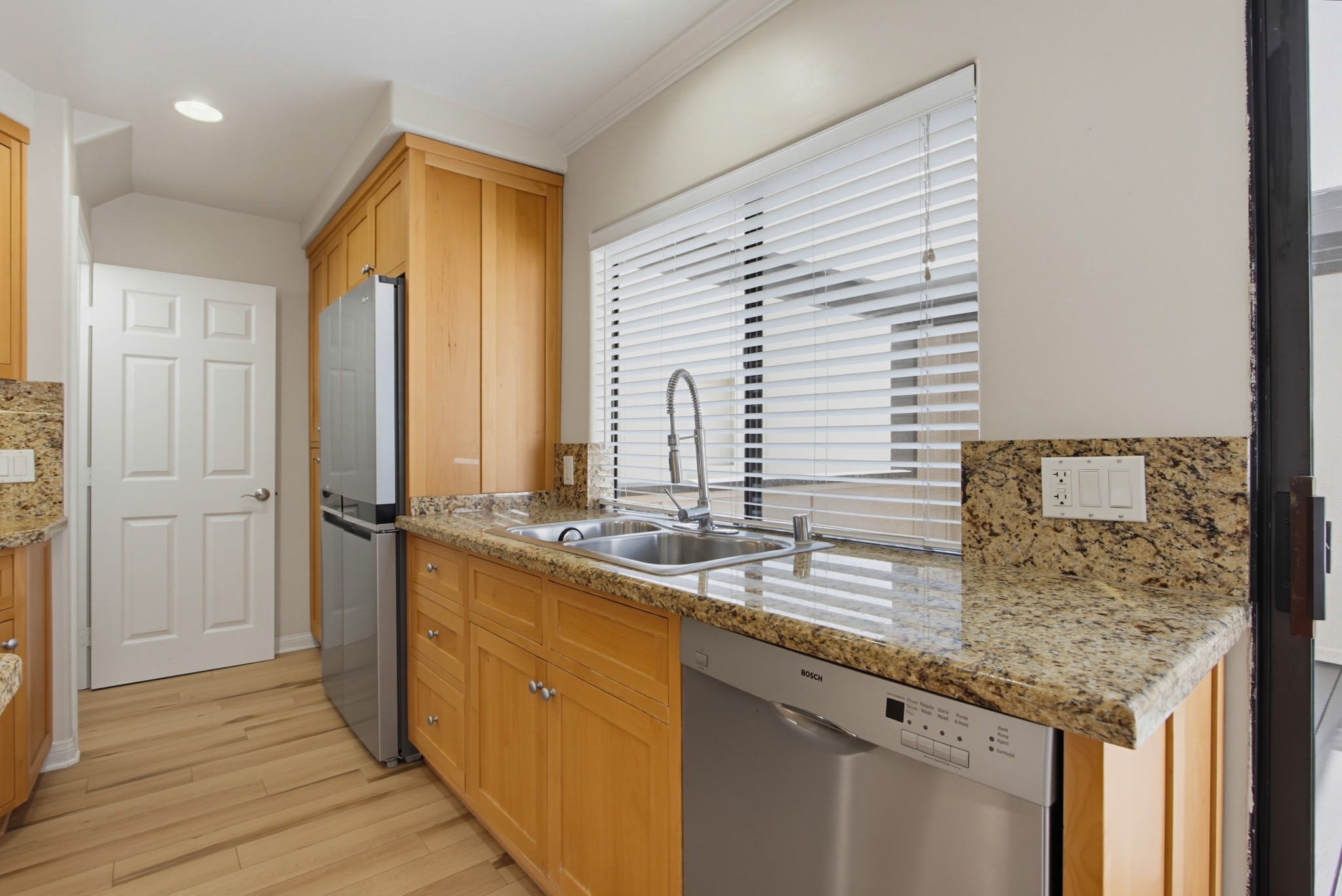 Virtual tour photo 14 of 51 for 3243 Via Alicante #55