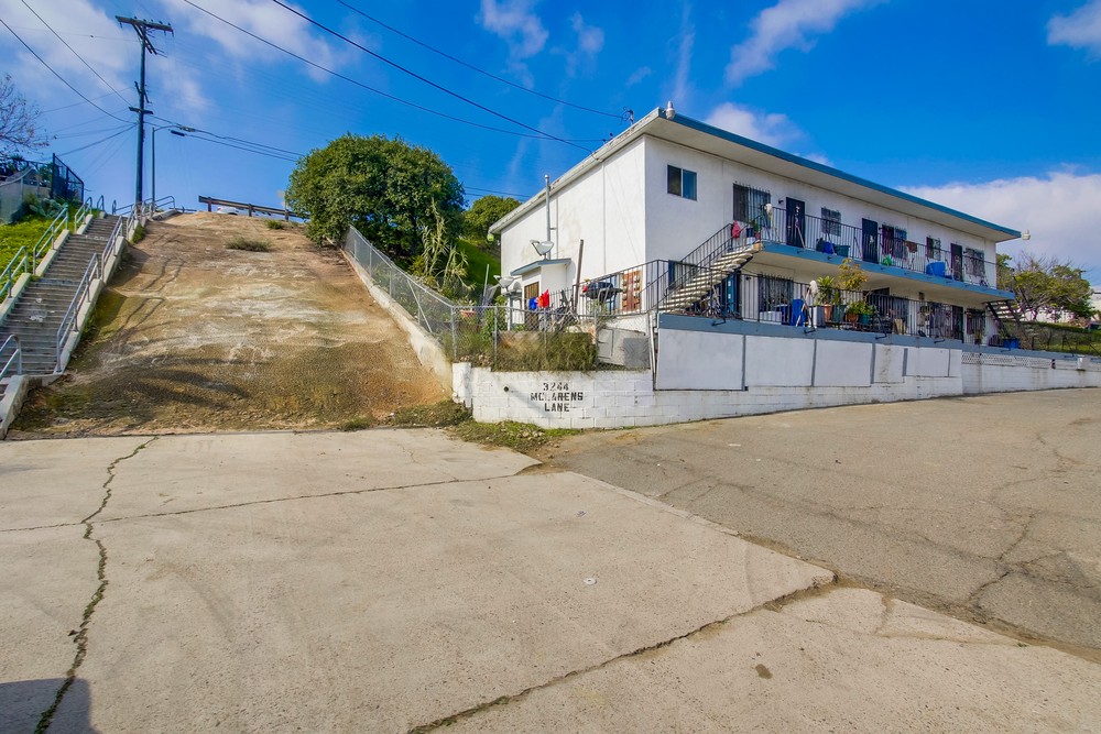 Virtual tour photo 1 of 31 for 3244 Mclarens Lane