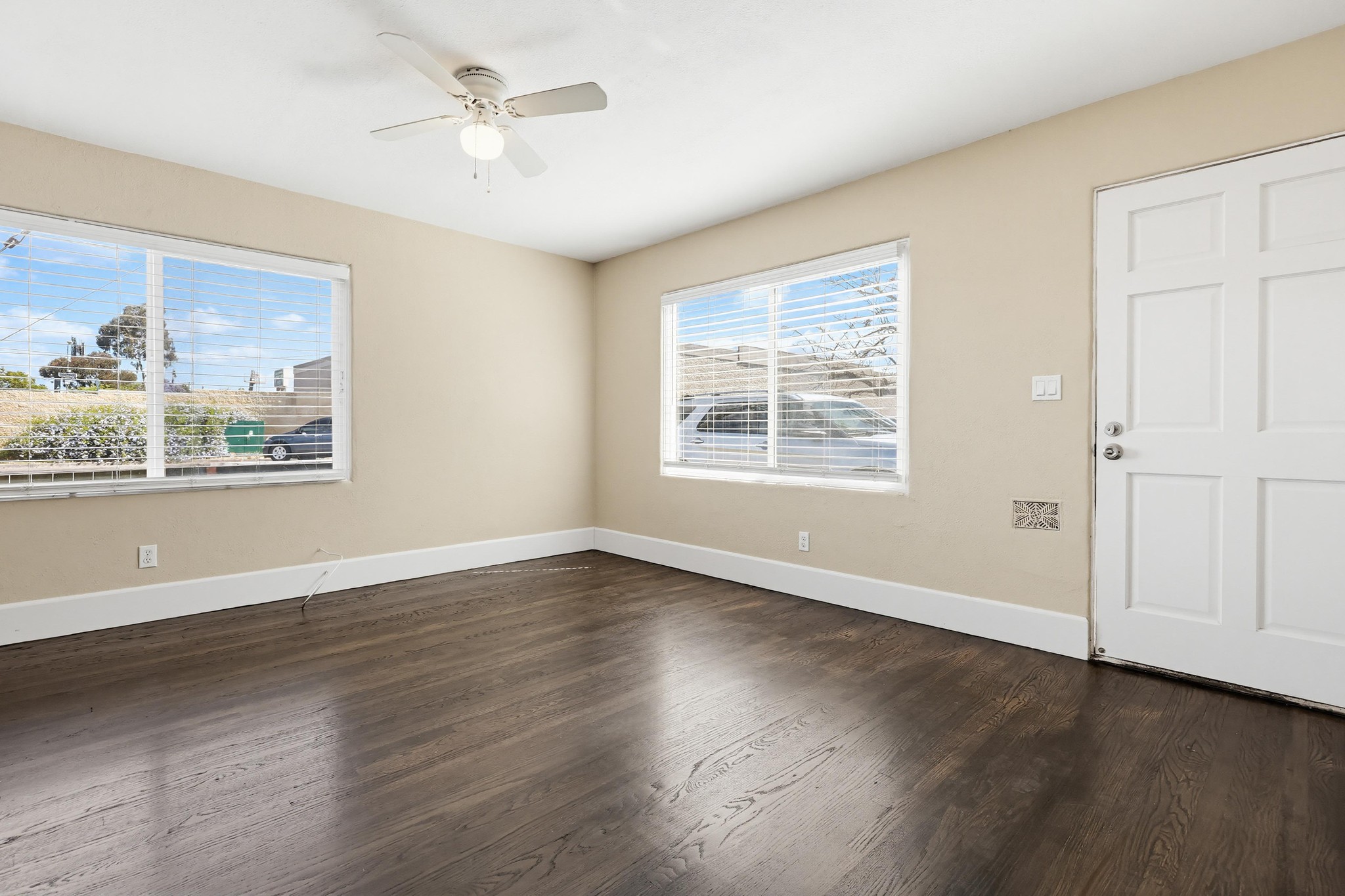 Virtual tour photo 11 of 41 for 3245 Bramson Pl
