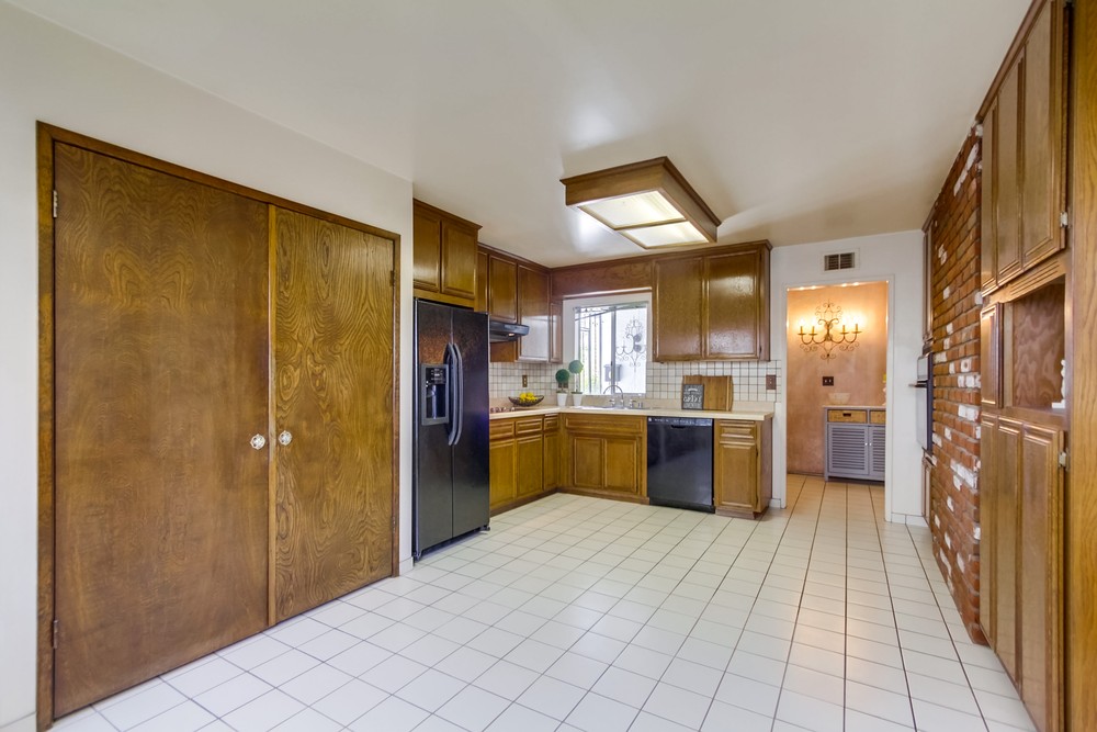Virtual tour photo 17 of 40 for 3246 Altadena Ave