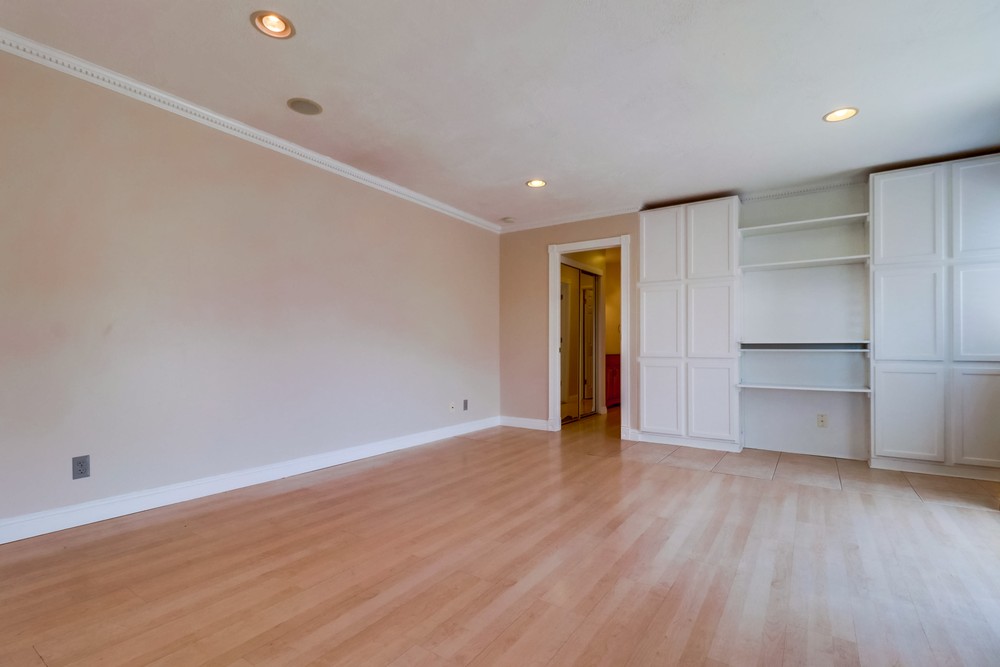 Virtual tour photo 15 of 41 for 3246 Ashford St D