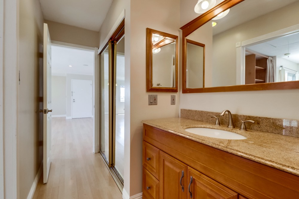 Virtual tour photo 32 of 41 for 3246 Ashford St D