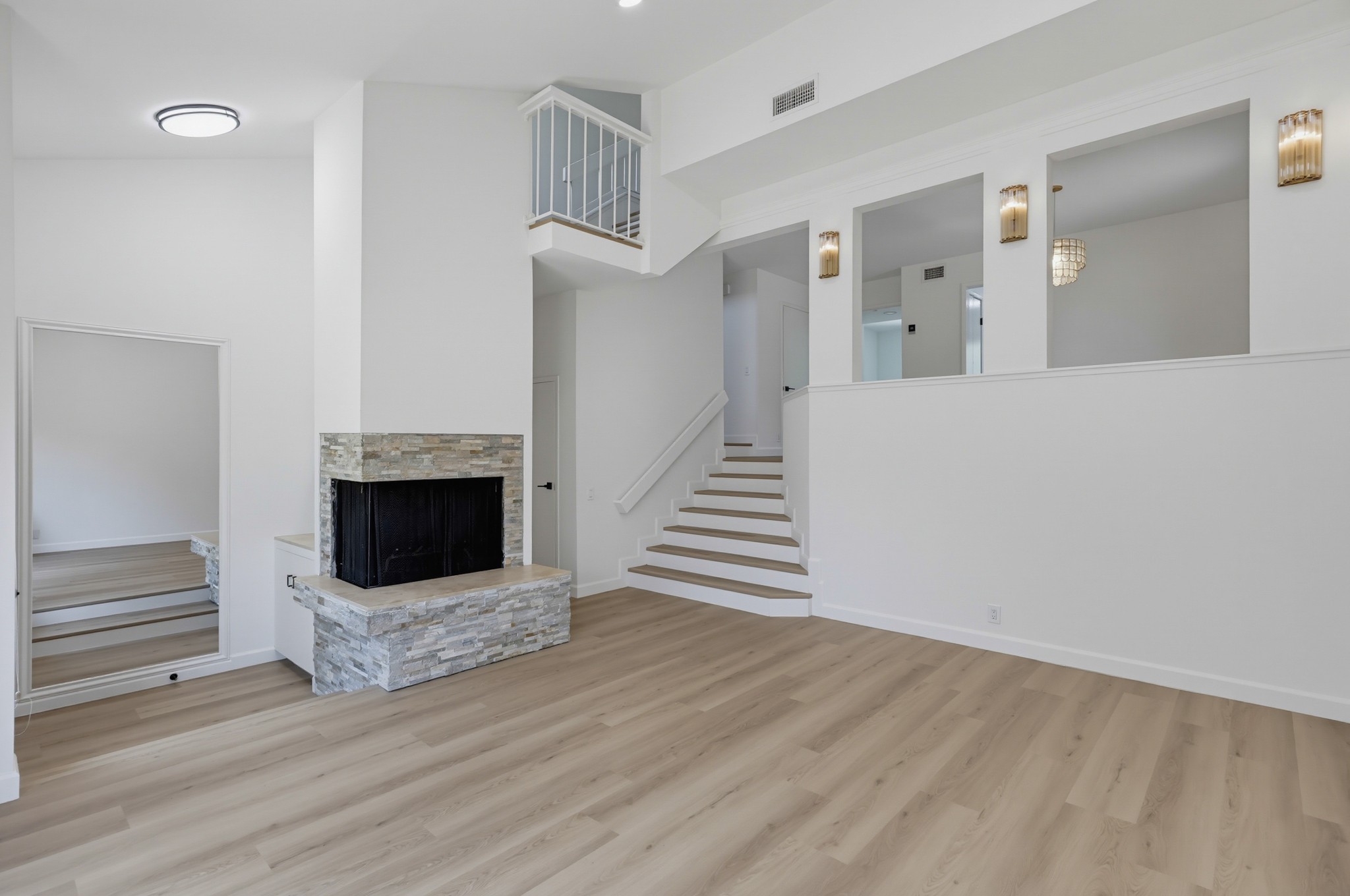 Virtual tour photo 10 of 58 for 3249 Caminito Eastbluff Unit 31
