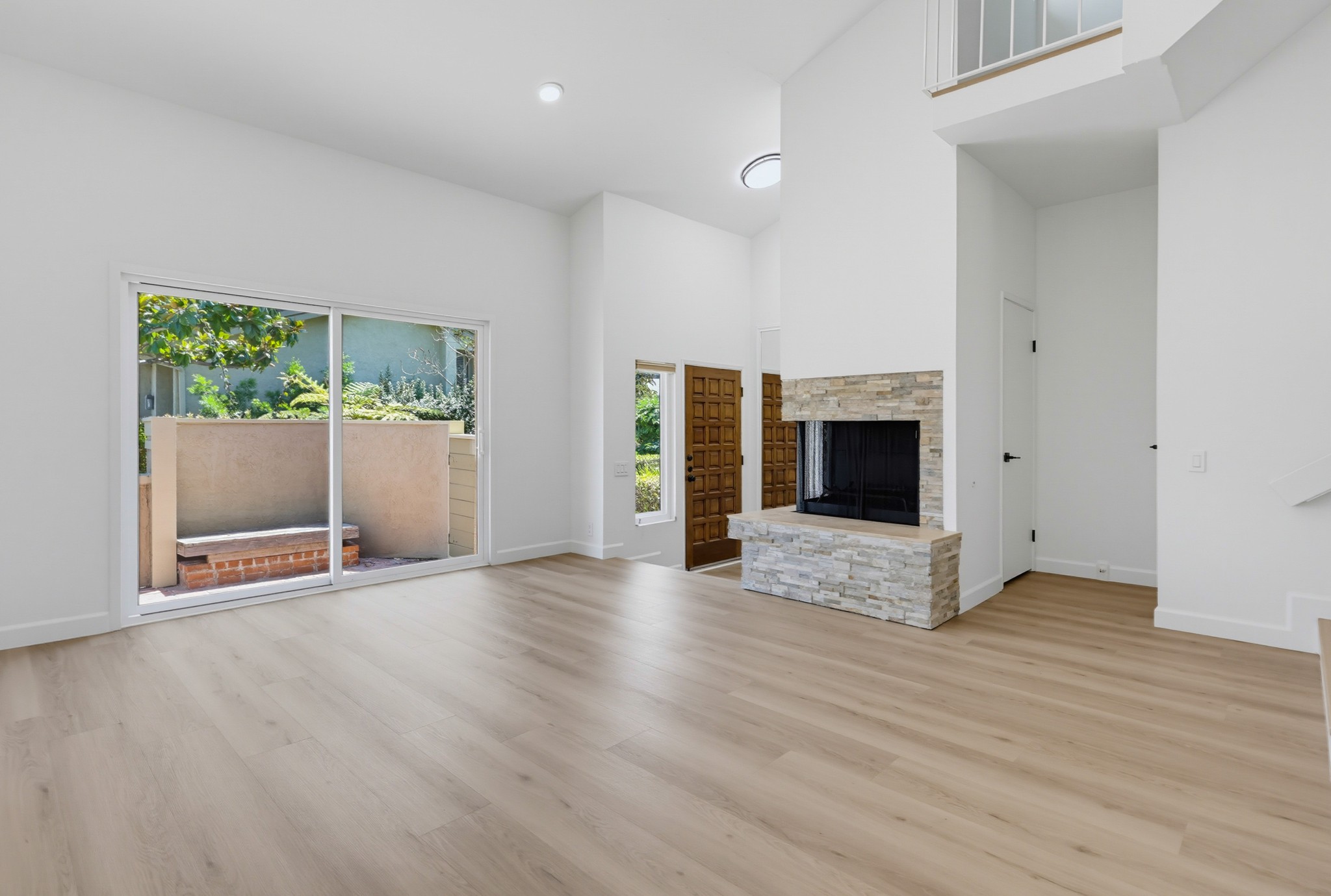 Virtual tour photo 13 of 58 for 3249 Caminito Eastbluff Unit 31