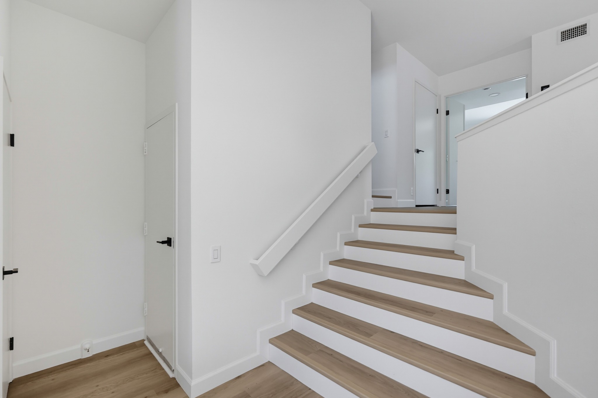 Virtual tour photo 15 of 58 for 3249 Caminito Eastbluff Unit 31