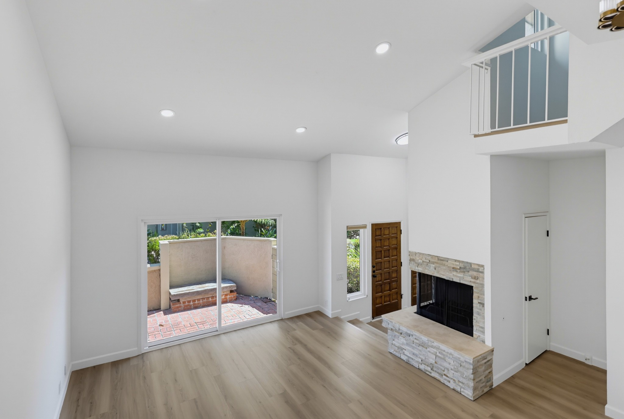 Virtual tour photo 34 of 58 for 3249 Caminito Eastbluff Unit 31