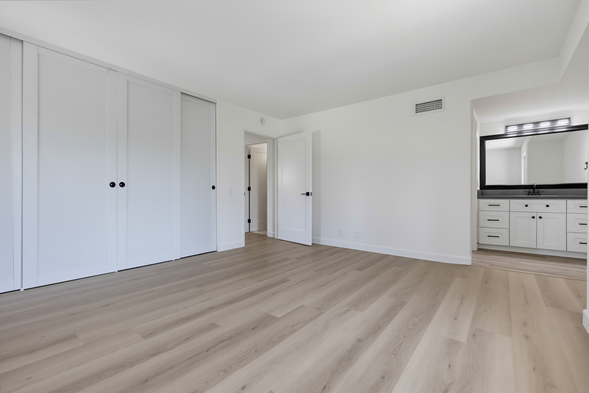 Virtual tour photo 40 of 58 for 3249 Caminito Eastbluff Unit 31