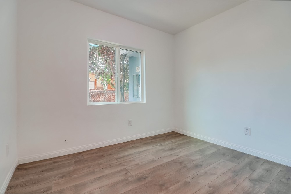 Virtual tour photo 27 of 35 for 3249 Martin Ave
