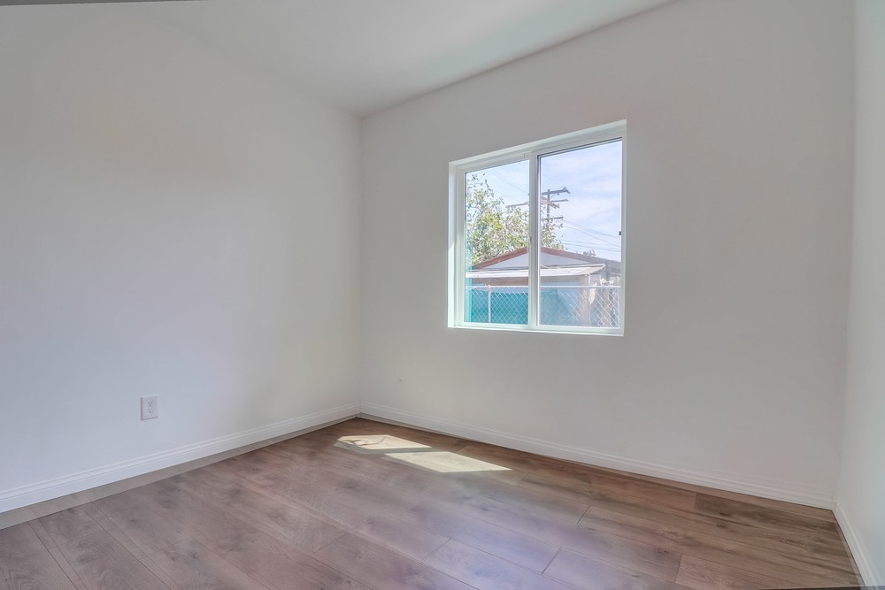 Virtual tour photo 30 of 35 for 3249 Martin Ave