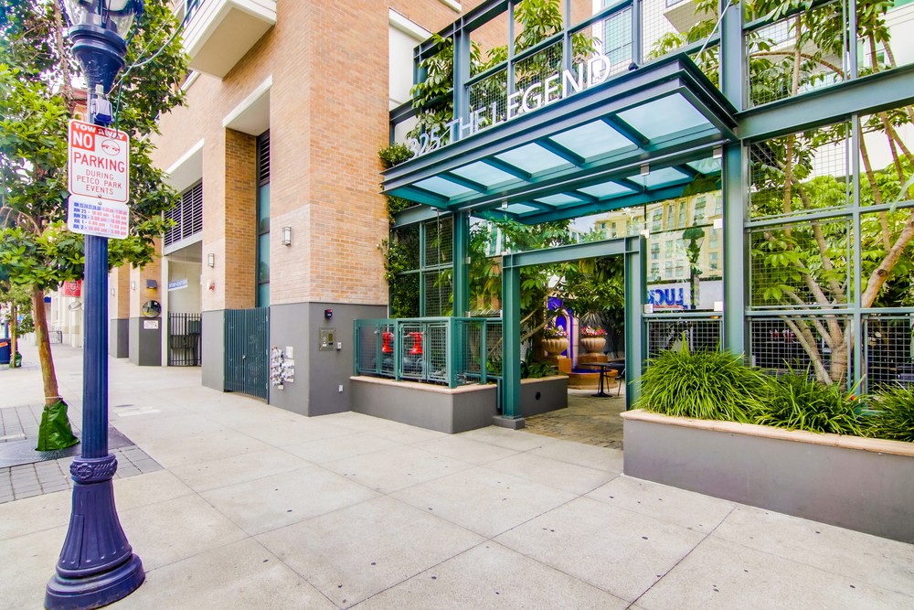 Virtual tour photo 3 of 46 for 325 Seventh Ave #1308