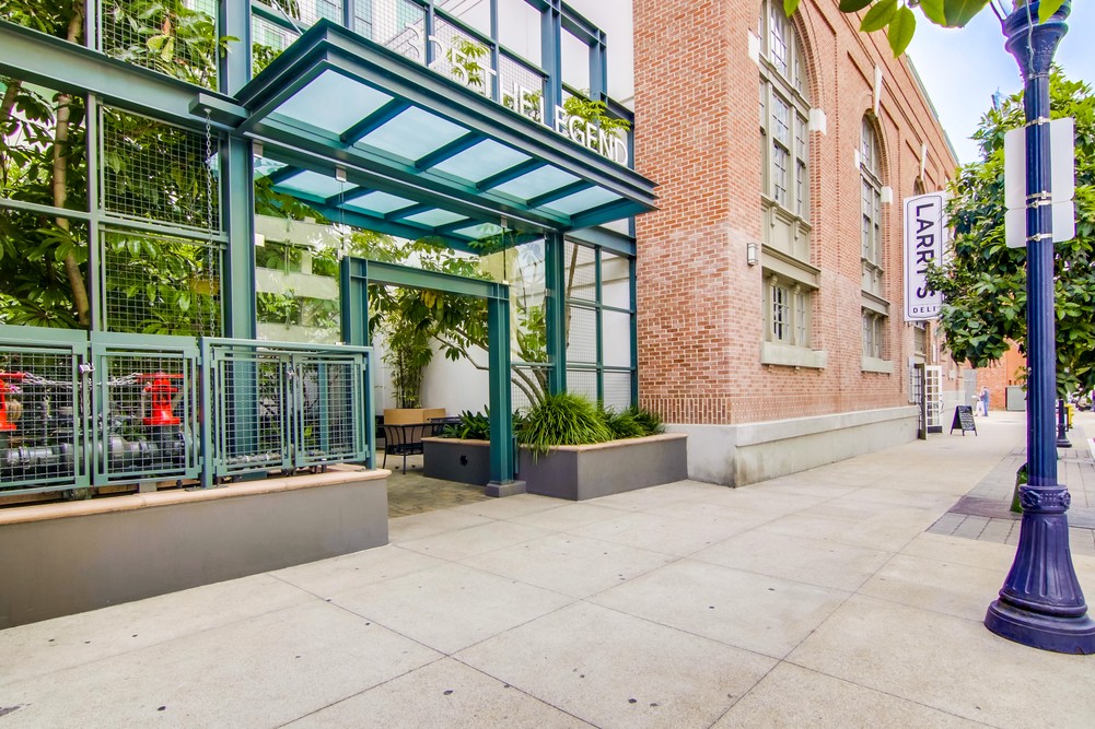 Virtual tour photo 4 of 46 for 325 Seventh Ave #1308