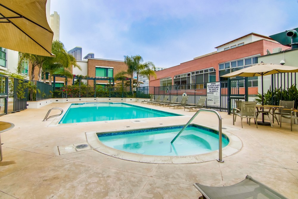 Virtual tour photo 38 of 46 for 325 Seventh Ave #1308
