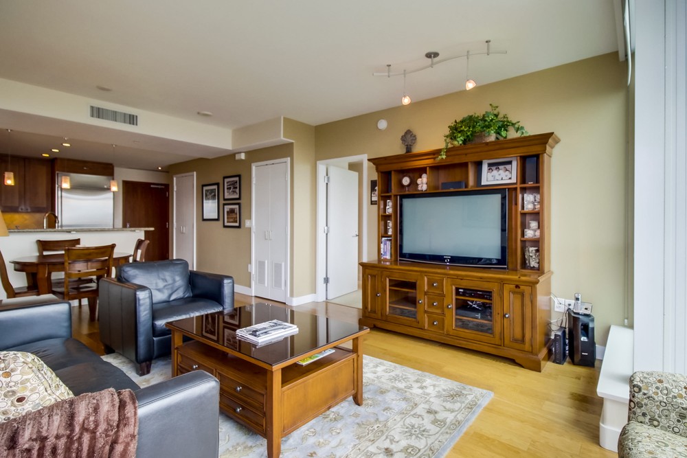 Virtual tour photo 10 of 51 for 325 Seventh Ave #1603
