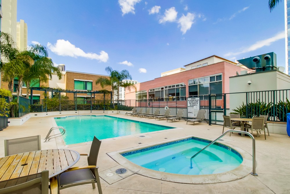 Virtual tour photo 30 of 51 for 325 Seventh Ave #1603
