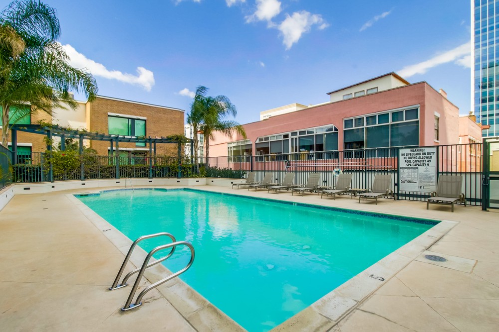 Virtual tour photo 33 of 51 for 325 Seventh Ave #1603