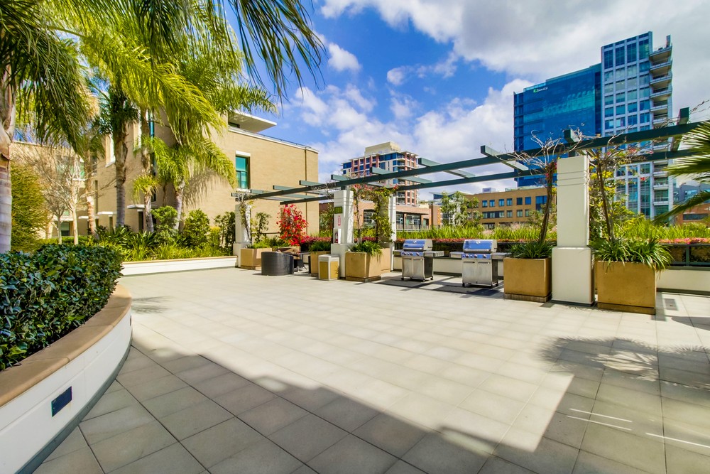Virtual tour photo 34 of 51 for 325 Seventh Ave #1603