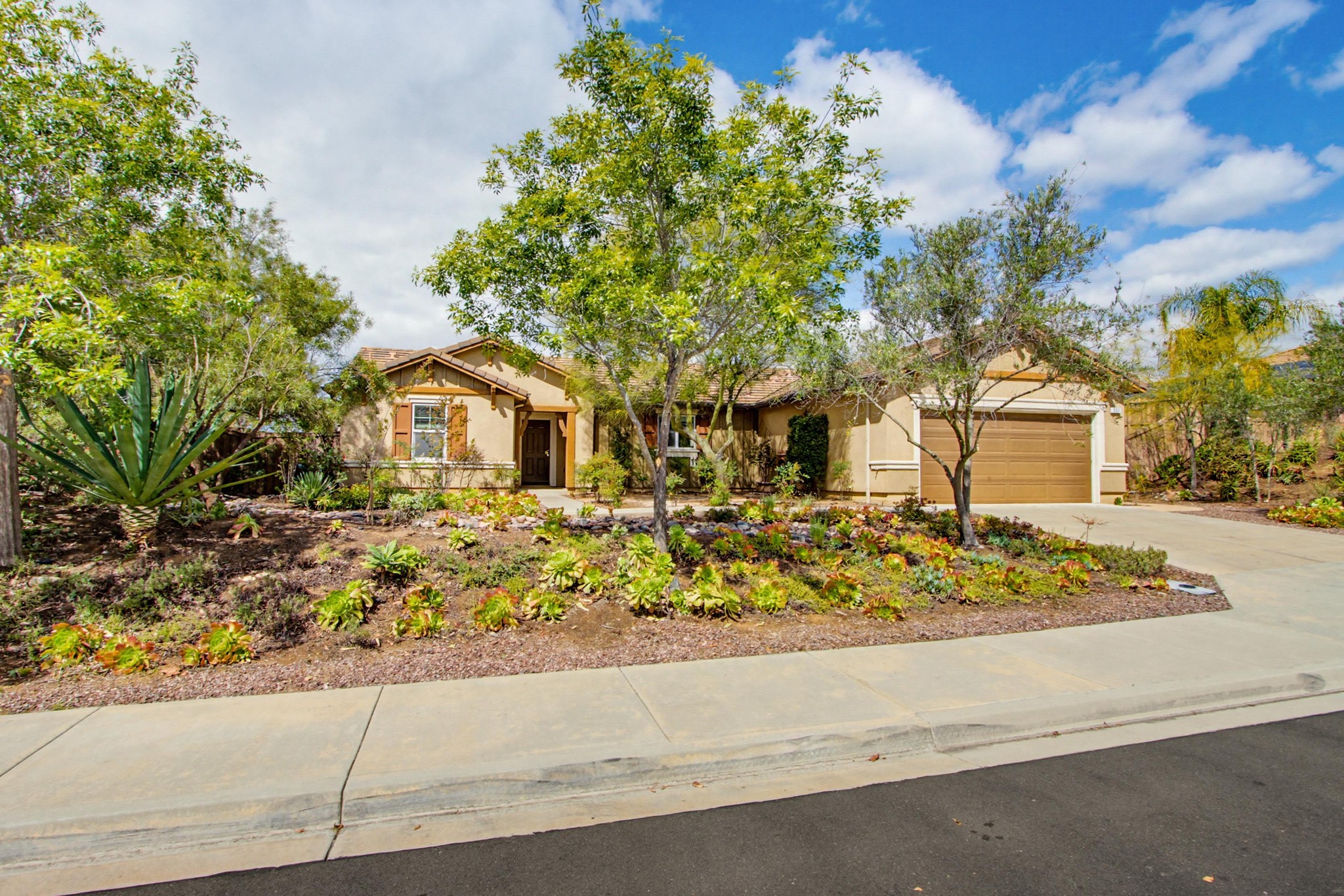 Virtual tour photo 3 of 65 for 352 Tom McGuinness Jr Circle