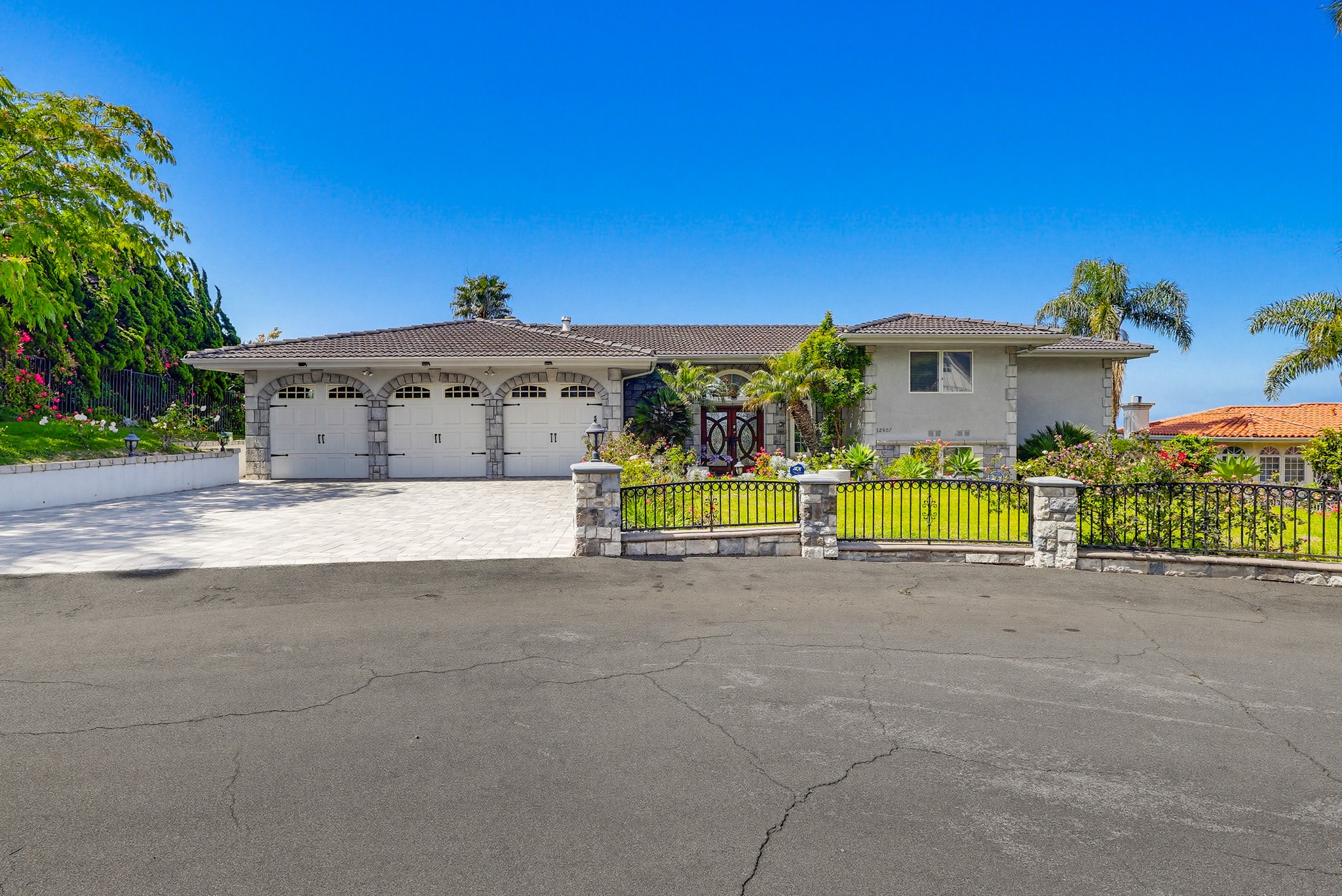 Virtual tour photo 6 of 143 for 32507 Seacliff Dr