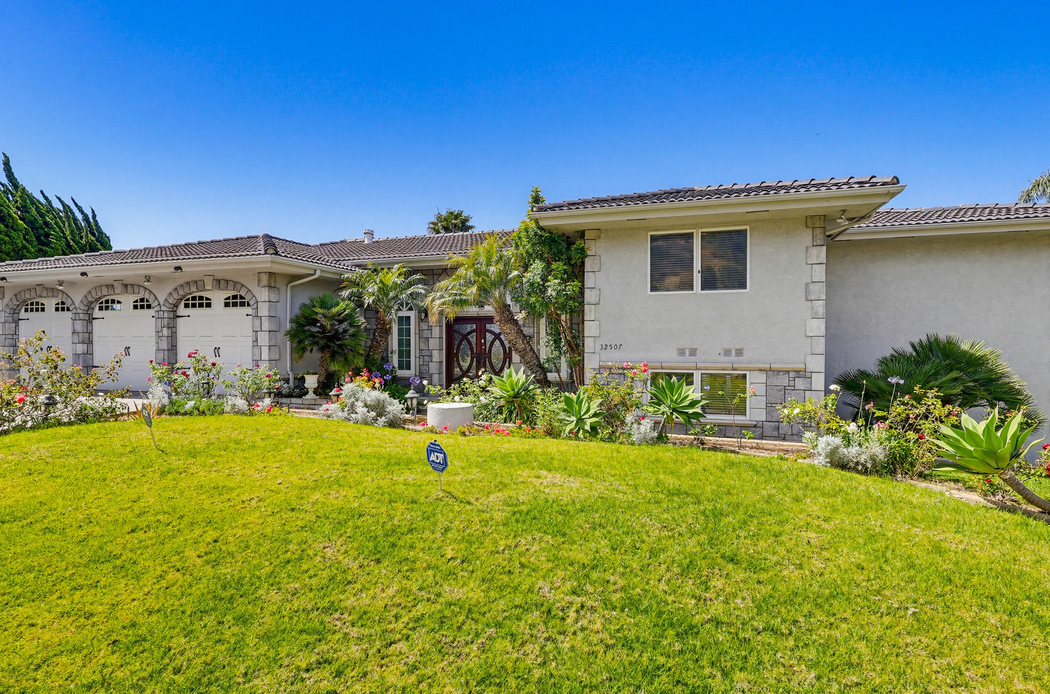 Virtual tour photo 9 of 143 for 32507 Seacliff Dr