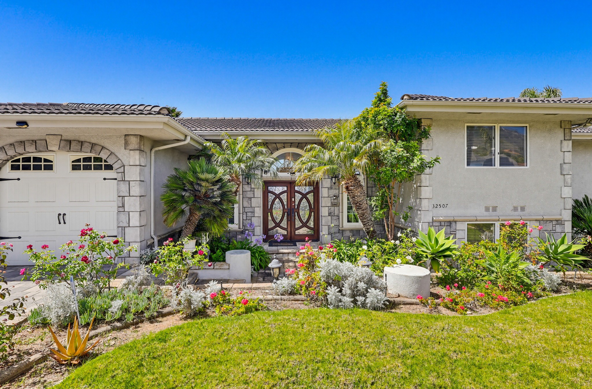 Virtual tour photo 10 of 143 for 32507 Seacliff Dr