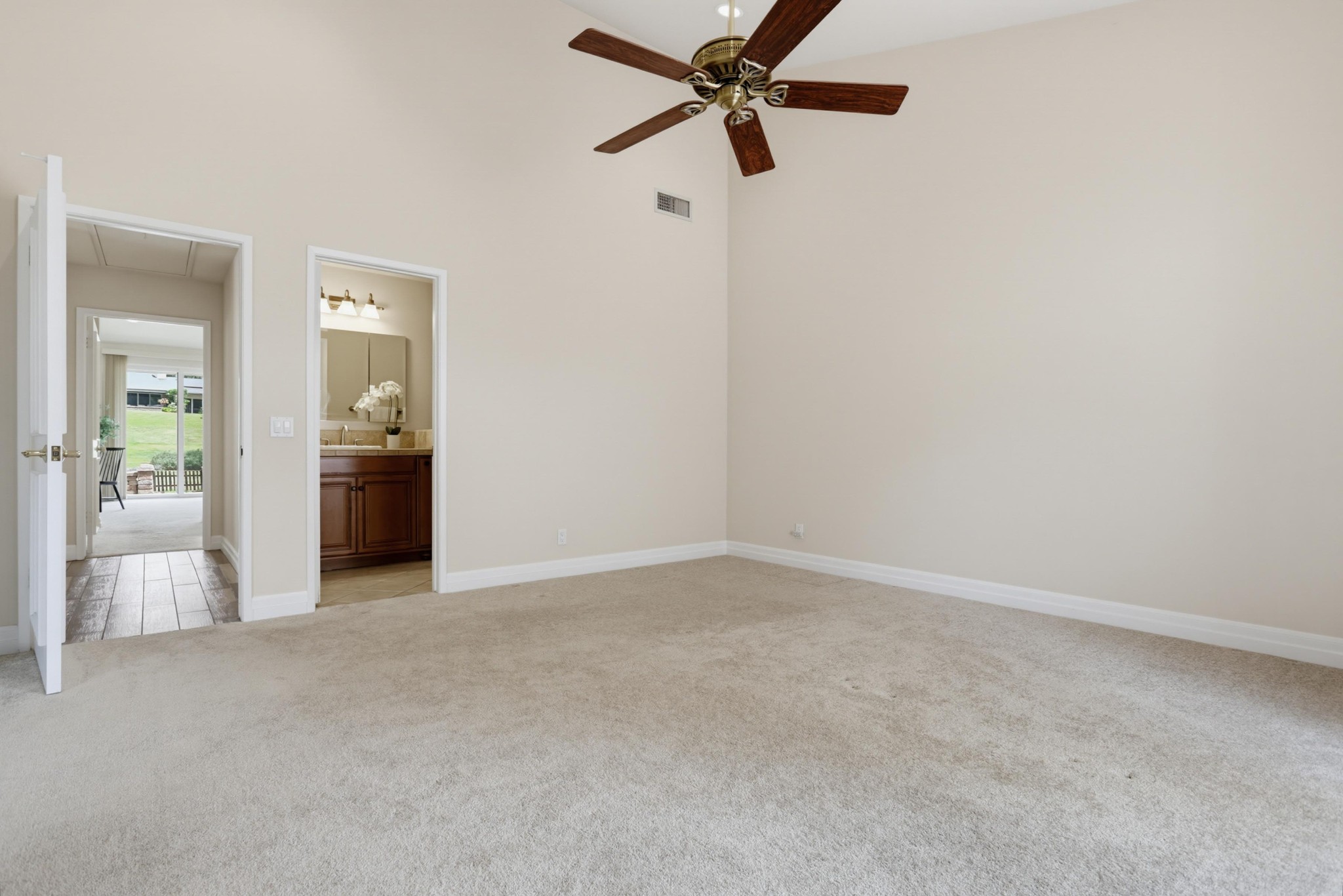 Virtual tour photo 32 of 42 for 32551 Luiseno Cir Dr