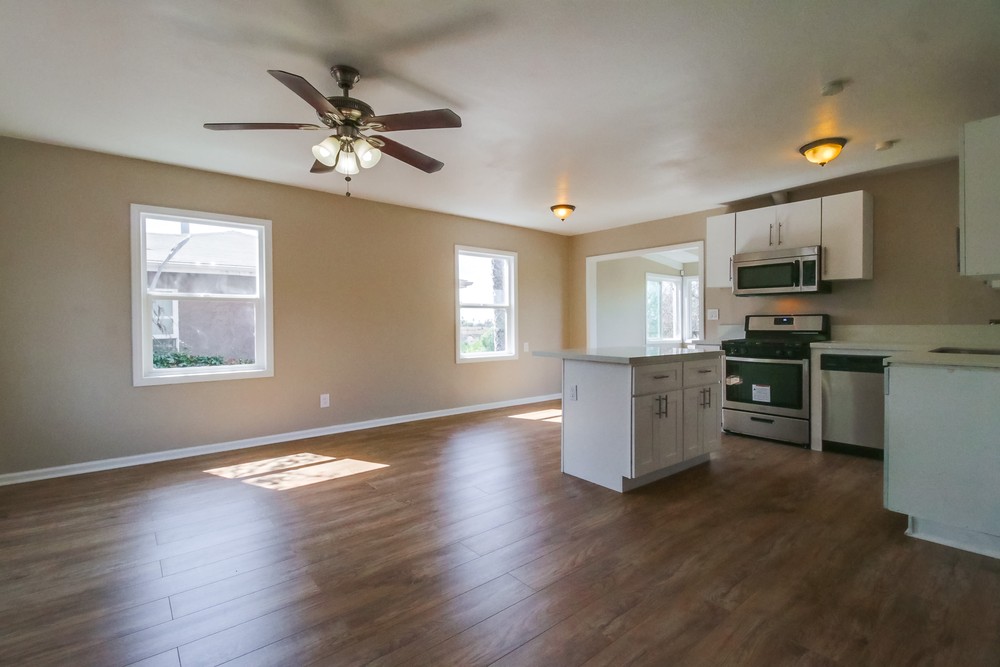 Virtual tour photo 8 of 38 for 326 Thrush St